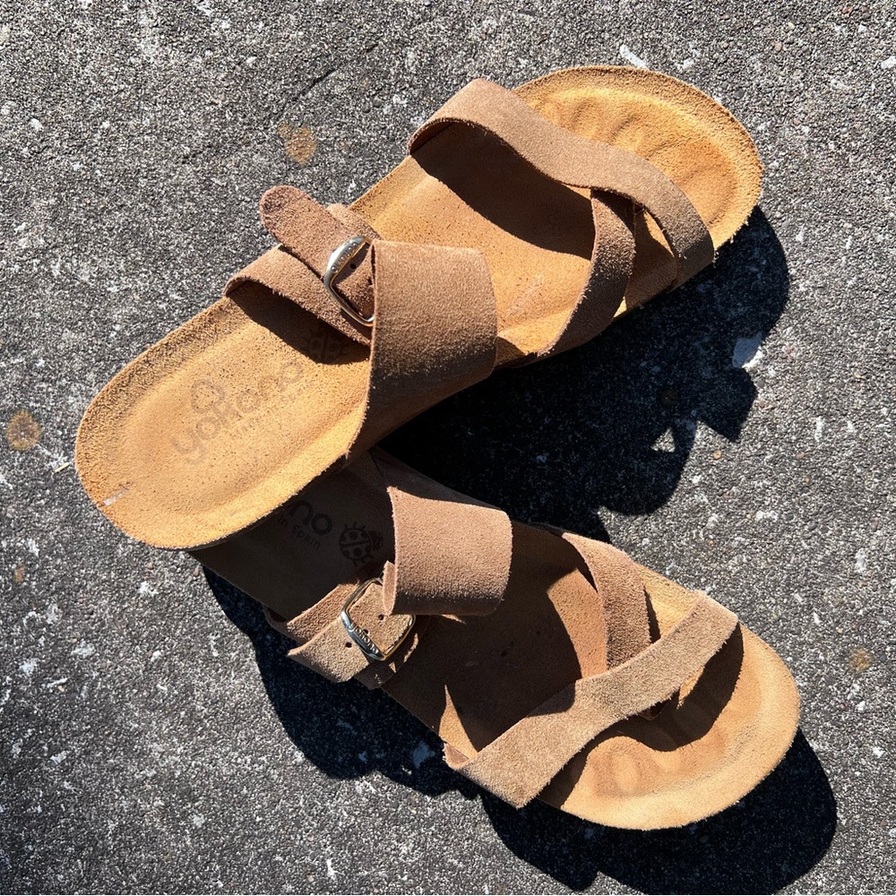 Bundle Yokono Toe Sandals & Clark’s Flats - image 4